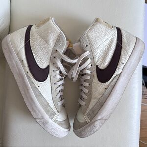 Nike High Neck Sneakers in sz. 8